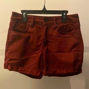 maroon basic cuffed shorts